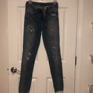Distressed skinny jeans
